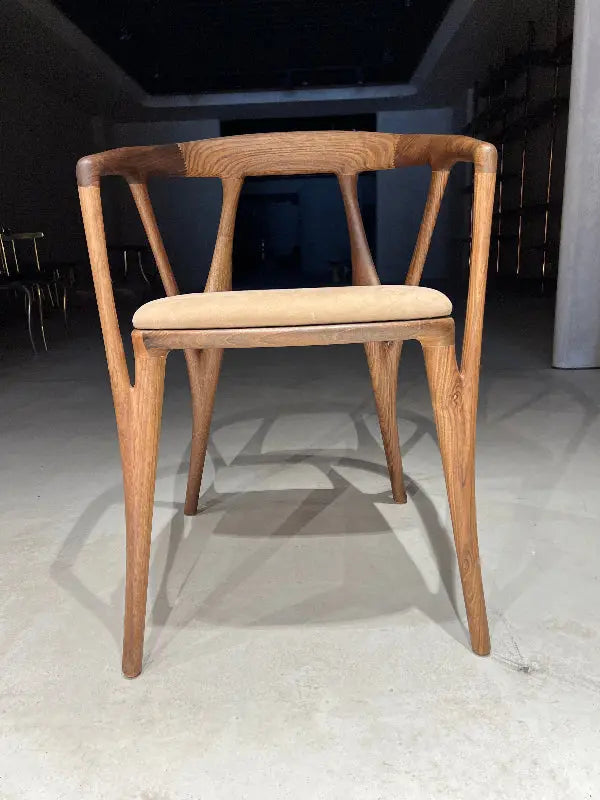 Luxuriöser Premium-Stuhl aus Massivholz-Nussbaum – italienischer Stil