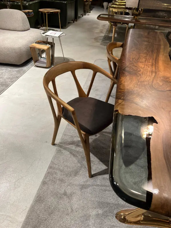 Luxuriöser Premium-Stuhl aus Massivholz-Nussbaum – italienischer Stil
