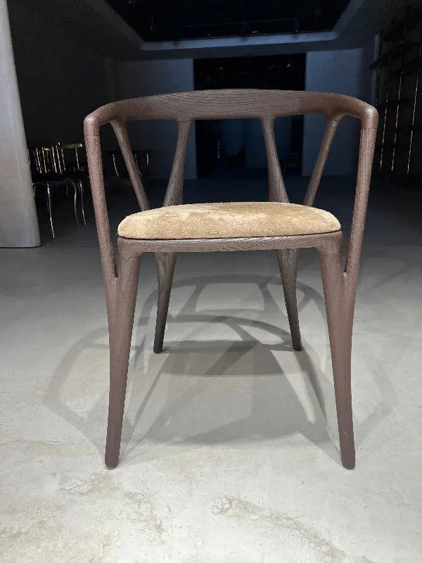 Luxuriöser Premium-Stuhl aus Massivholz-Nussbaum – italienischer Stil