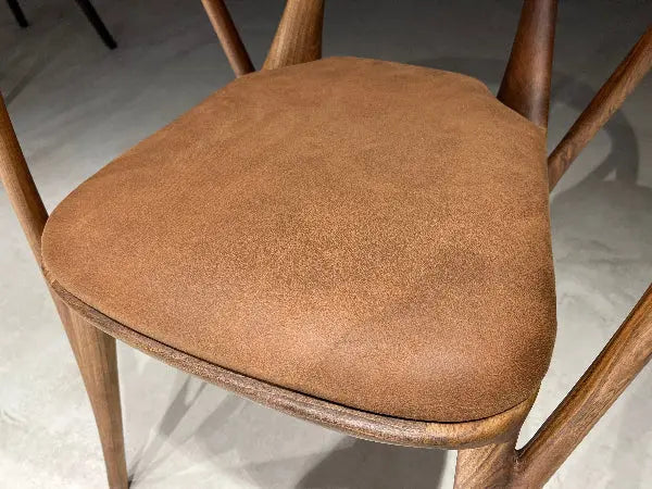 Luxuriöser Premium-Stuhl aus Massivholz-Nussbaum – italienischer Stil