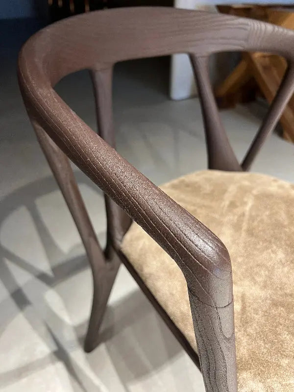 Luxuriöser Premium-Stuhl aus Massivholz-Nussbaum – italienischer Stil