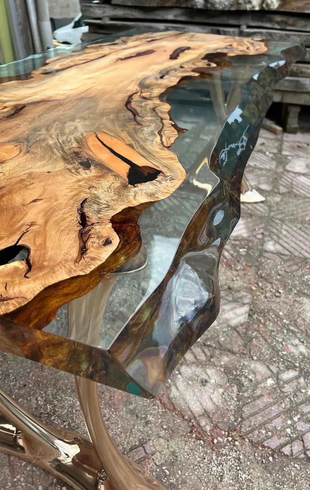 Harz-Baumkanten-Konsolentisch aus Lindenholz - Foyertisch - Flurtisch