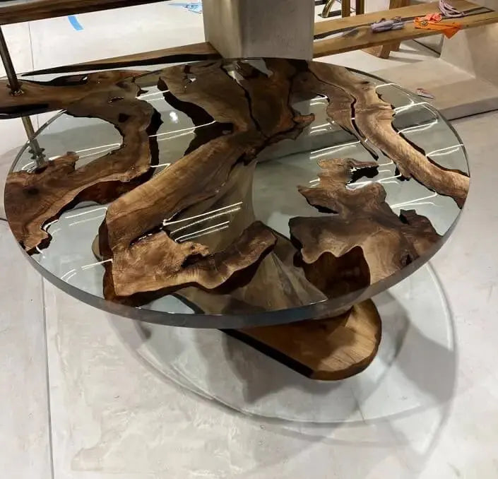 Runder Epoxidharz-Tisch mit Wirbel-Holzsockel aus Walnussholz