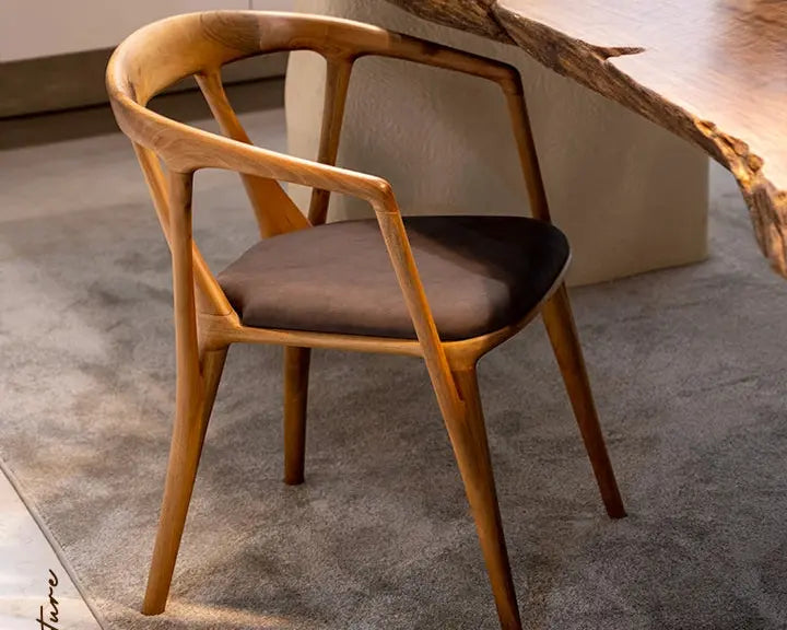 Luxuriöser Premium-Stuhl aus Massivholz-Nussbaum – italienischer Stil