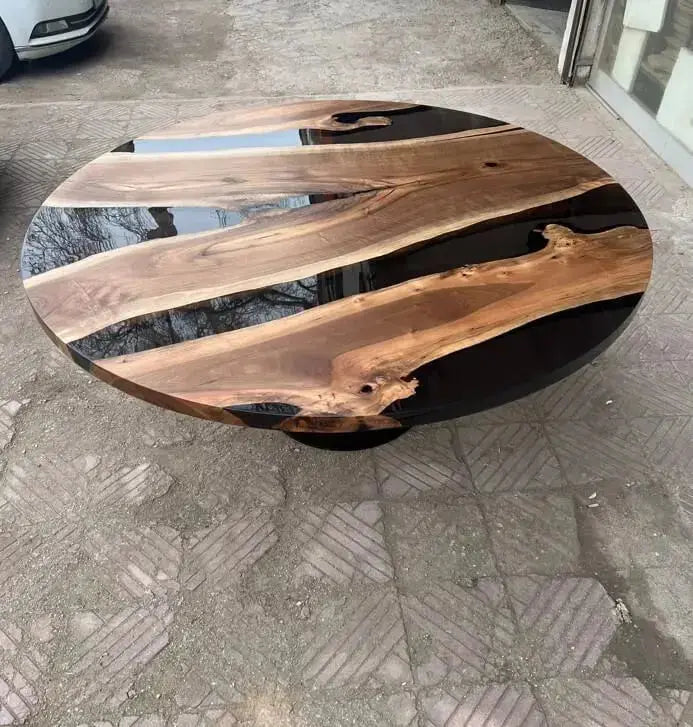Runder Epoxidharz-Tisch mit Wirbel-Holzsockel aus Walnussholz