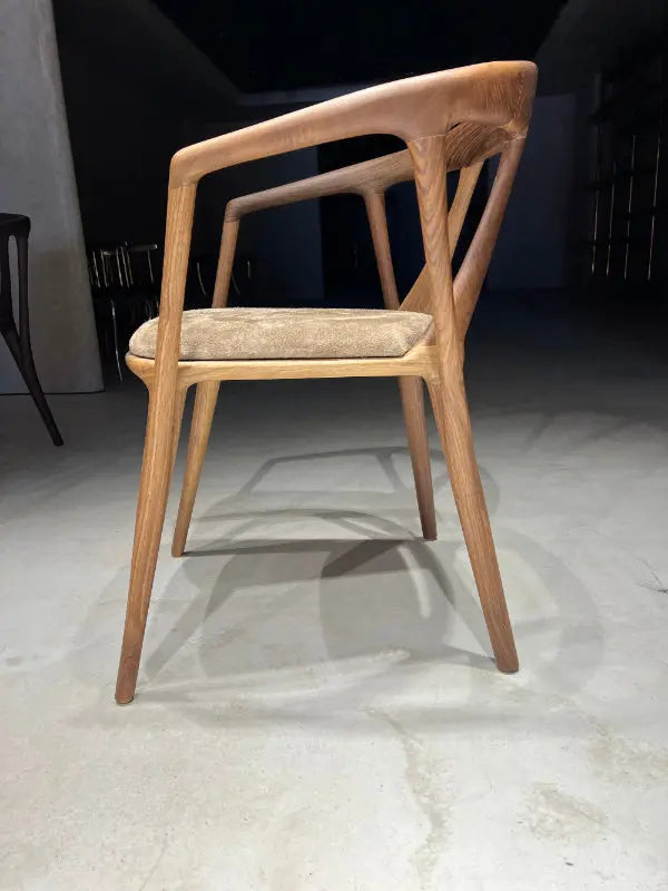 Luxuriöser Premium-Stuhl aus Massivholz-Nussbaum – italienischer Stil